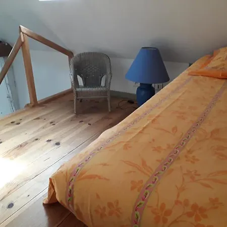 Apartment L'atelier Du Chapeau Rouge Souvigny